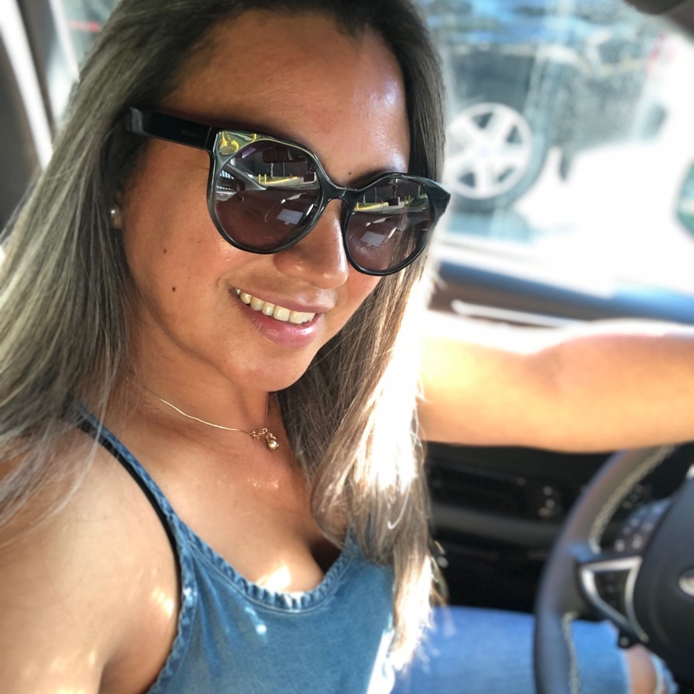 Meet your Posher, Aly